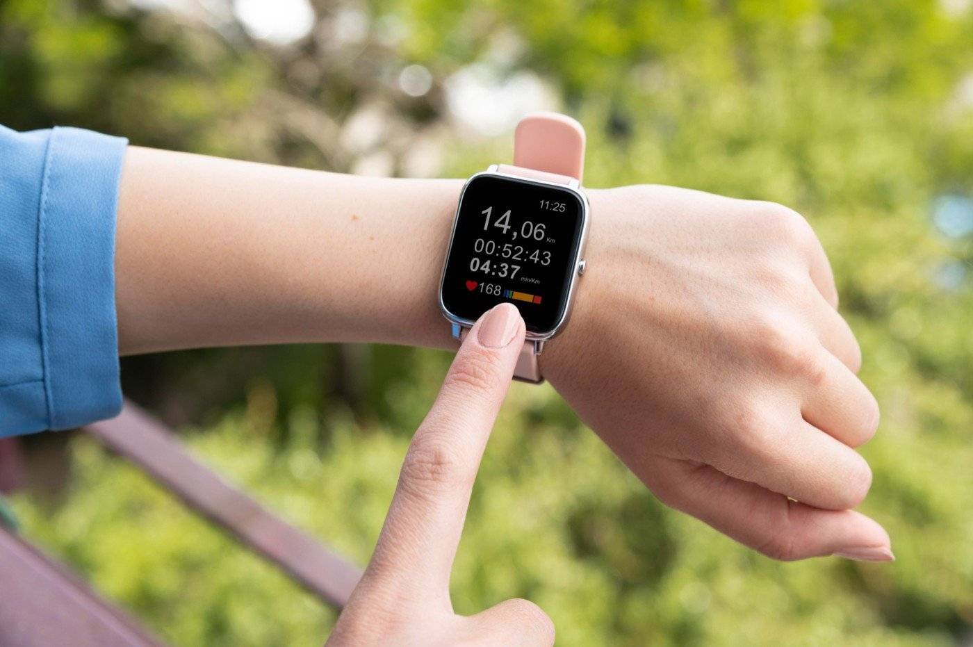 "Stay Connected: The 5 Best Smartwatches for Every Lifestyle" 1 Smart watches